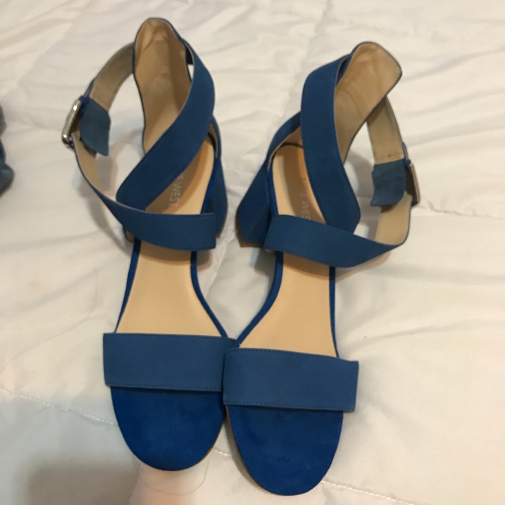 NEW CONDITION!! Blue Wedges
